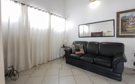 Alugar Residencial / Casa Padrão em Rio Claro. apenas R$ 4.500,00