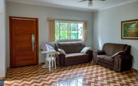 Alugar Residencial / Casa Padrão em Analândia. apenas R$ 580.000,00