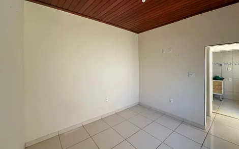 Casa de fundo com 1 dormitório, 93 m² - Vila Olinda, Rio Claro/SP